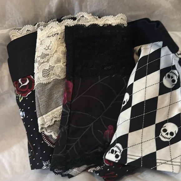 Torrid panties bundle NWT - Picture 3 of 3